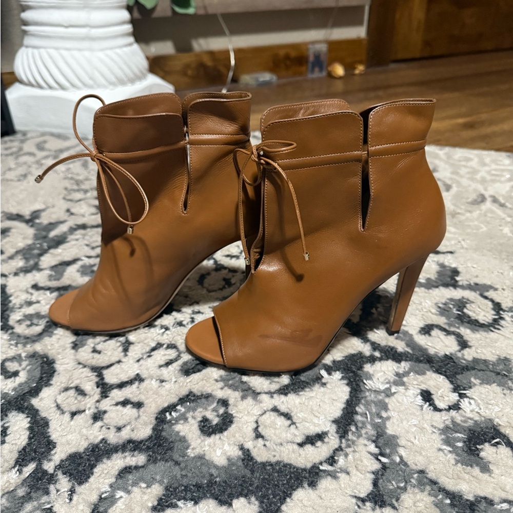 Jimmy Choo ankle heals